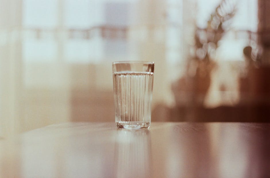 コップの水と光、起立性調節障害と不登校の子の水分補給ケア