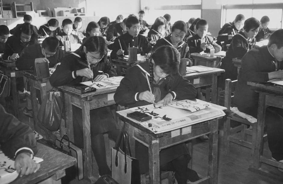 日本の小学校で授業を受ける児童の様子